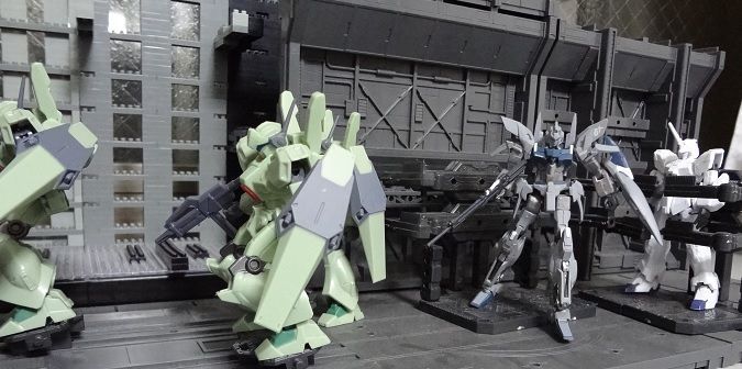 コトブキヤ メカニカル・チェーンベース「格納庫」 -Kotobukiya Gundam HANGARS-: ガンダム食玩／Gundam small  plamodel